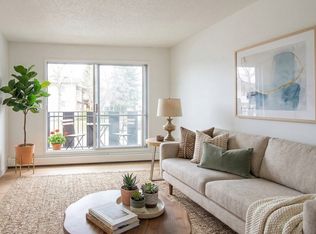 6110 118th Ave NW, Edmonton, AB T5W 1E8