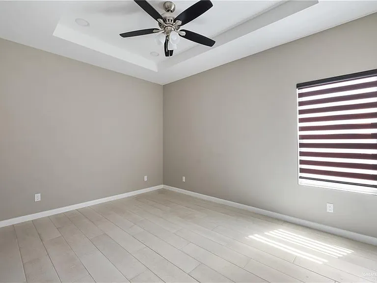 2202 N Hester St #4 — Photo 7