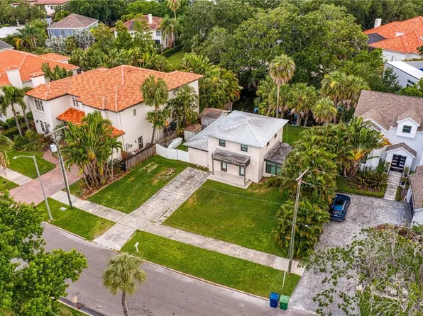 423 S Royal Poinciana Dr, Tampa, FL 33609