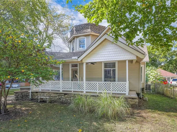 301 N Taylor St, Pleasant Hill, MO 64080