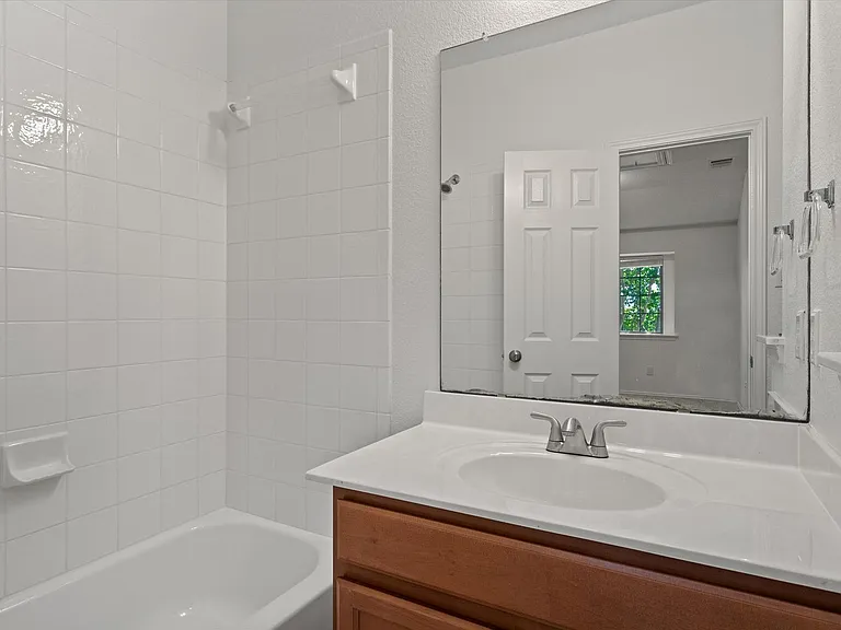 9201 Brodie Ln #203 — Photo 23