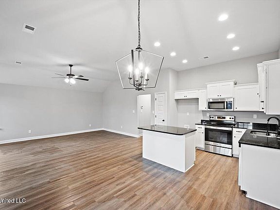 3rd image of 2263 Dela Dr