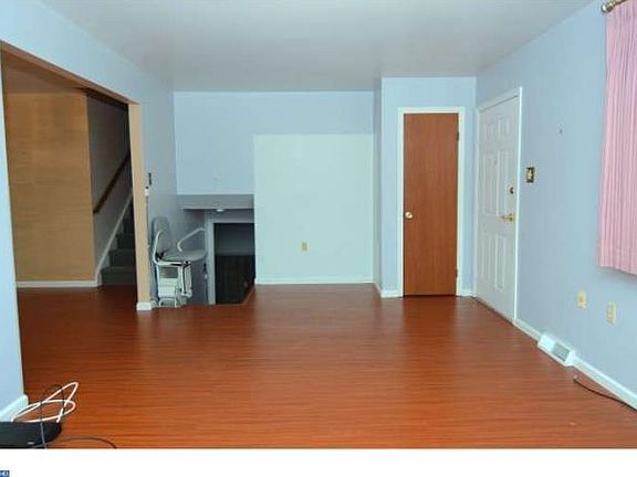 3rd image of 151 Thomas Dr