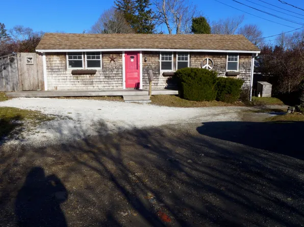 15 Walker Way, Tisbury, MA 02568