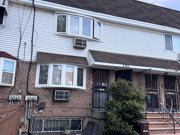 1285 Putnam Ave #1 — Photo 32
