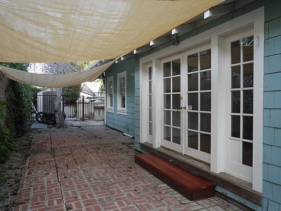 4th image of 2419 W Sunset Blvd