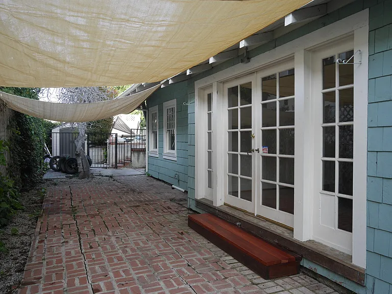 2419 W Sunset Blvd — Photo 4
