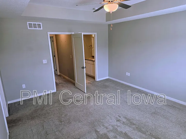 9643 Turnpoint Dr — Photo 18