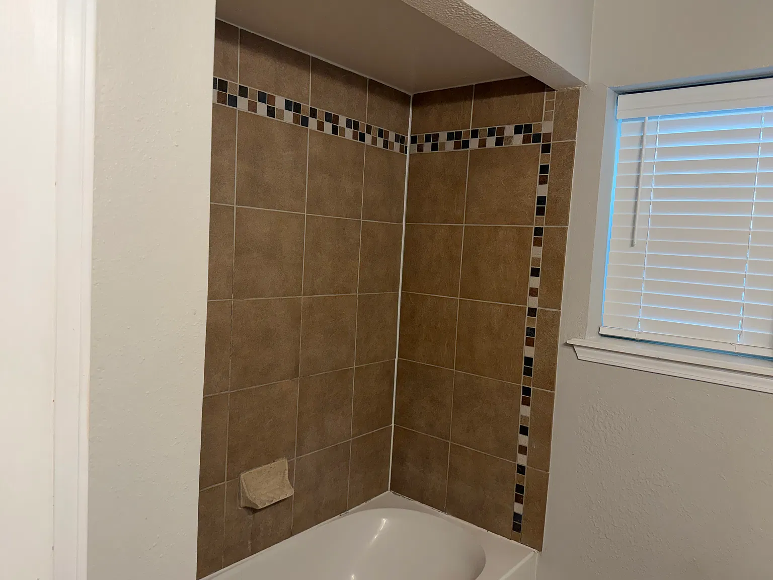 3 bed, 1502 sqft, $1,600 — Photo 3