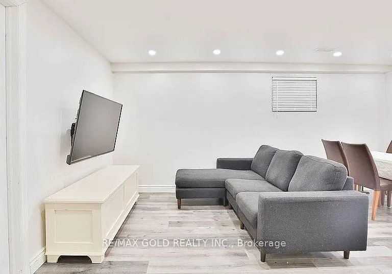2673 Kingsberry Cres #BASEMENT — Photo 2