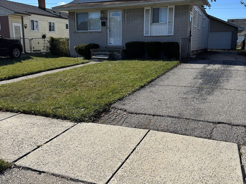 1st image of 25685 Fern St