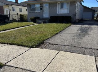 25685 Fern St, Roseville, MI 48066