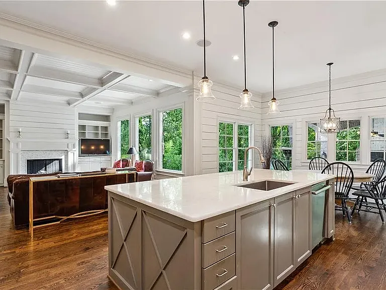 2115 Howell Mill Rd NW — Photo 14