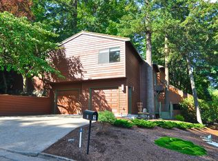 1 Eagle Crest Dr, Lake Oswego, OR 97035