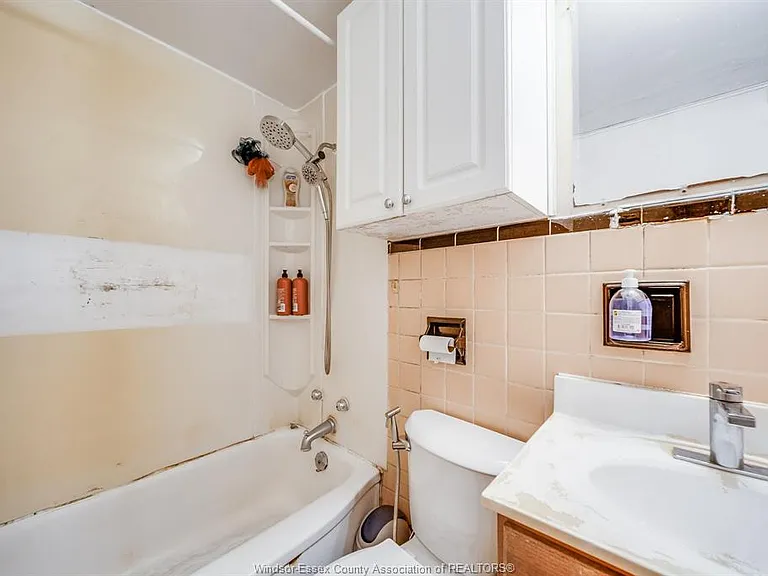 494 Rankin Ave — Photo 17