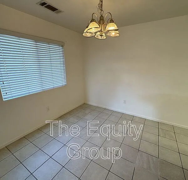 2544 W Lark Ave — Photo 5