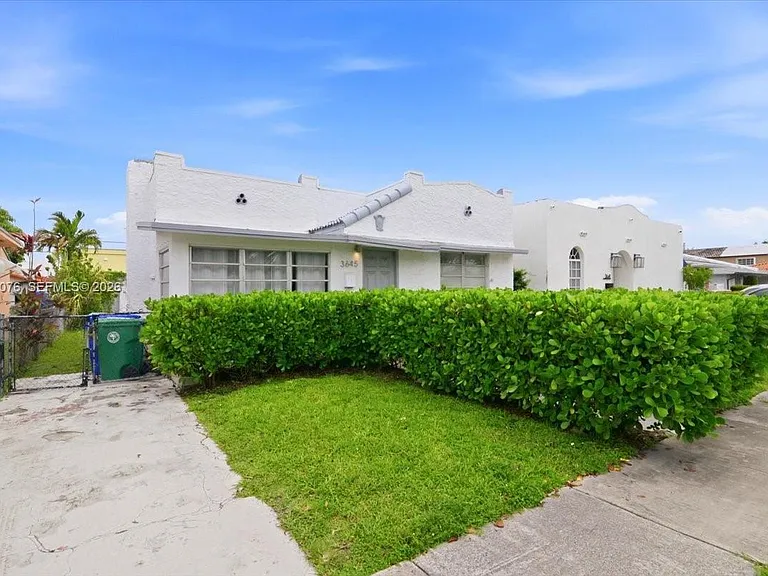 3645 SW 25th Ter — Photo 3