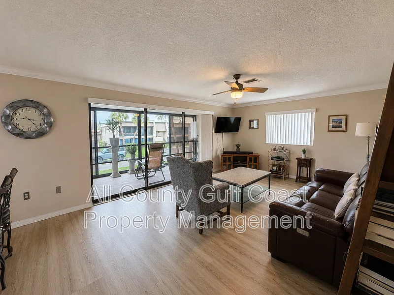 2 bed, 2.0 bath, 1186 sqft, $1,575 — Photo 2