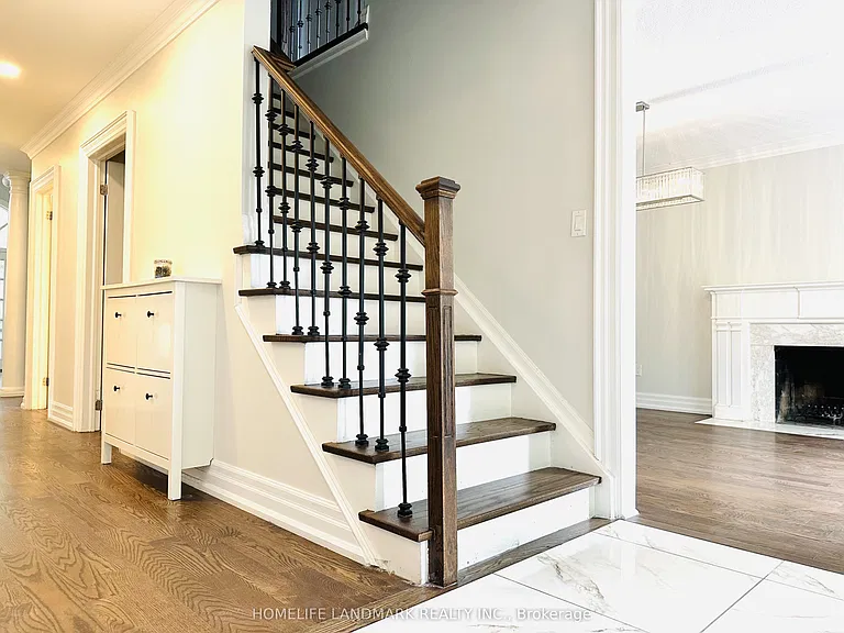 125 Bannatyne Dr — Photo 13
