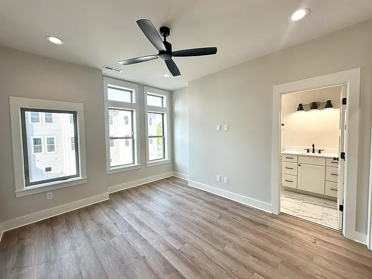 14 Walnut St NE #14 — Photo 19