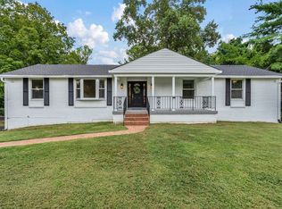 1037 Edwin Warner Dr, Nashville, TN 37205