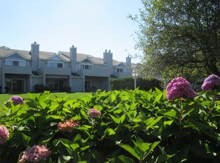 (Undisclosed Address), Westhampton, NY 11977