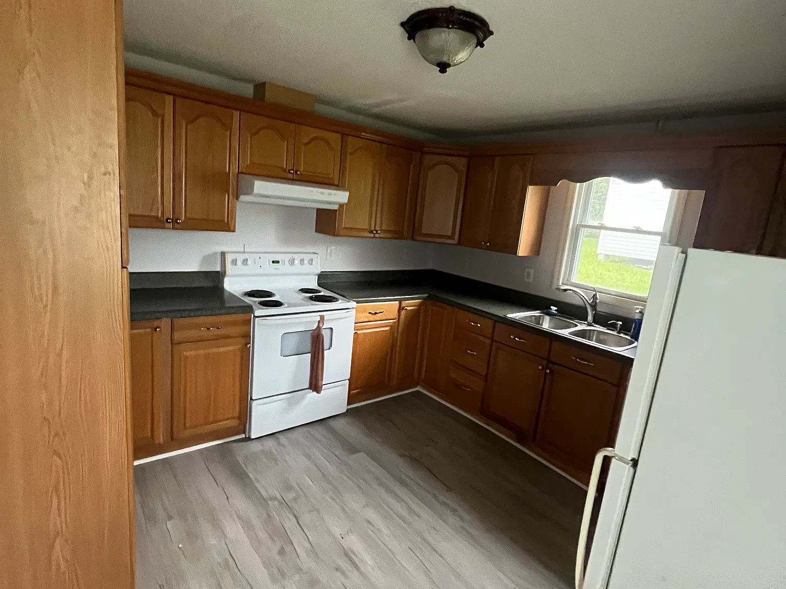311 E Louisiana Ave — Photo 4