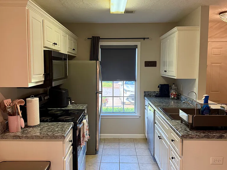 122 Karlie Ct — Photo 5
