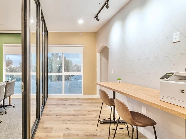 1455 W 36th St — Photo 36