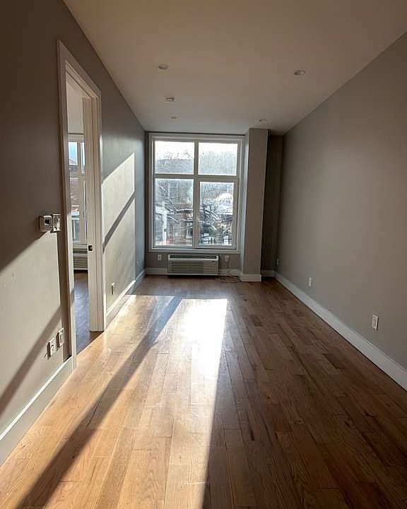 1st image of 2119 Harrison Ave