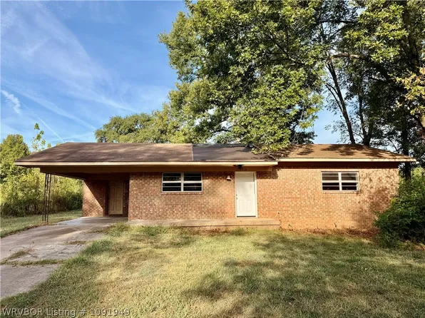 613 N 36th St, Ozark, AR 72949