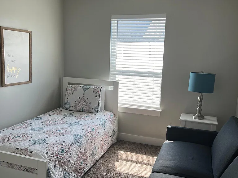 275 E 1725 N #4 — Photo 10
