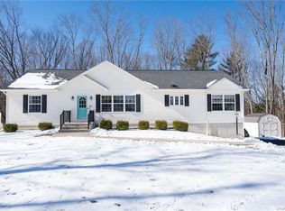 61 York Rd S, Bloomingburg, NY 12721