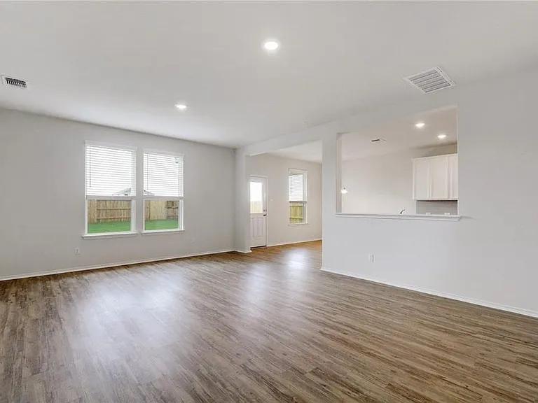 121 Nettletree Dr — Photo 12