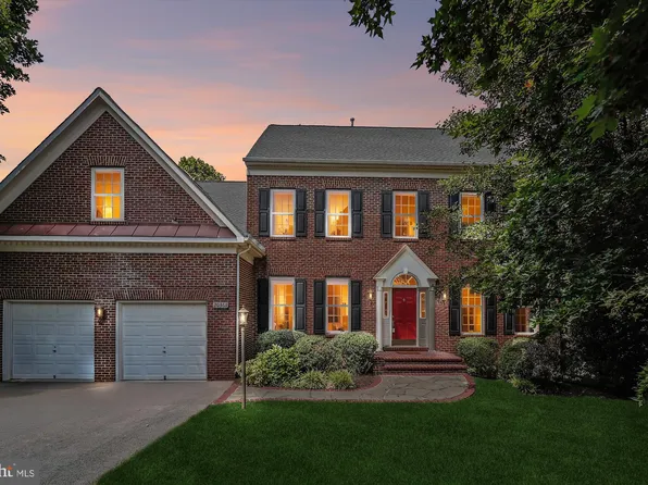 20361 Water Valley Ct, Sterling, VA 20165