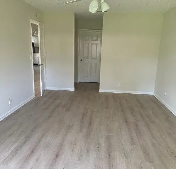 406 Buttonwood Pl — Photo 8