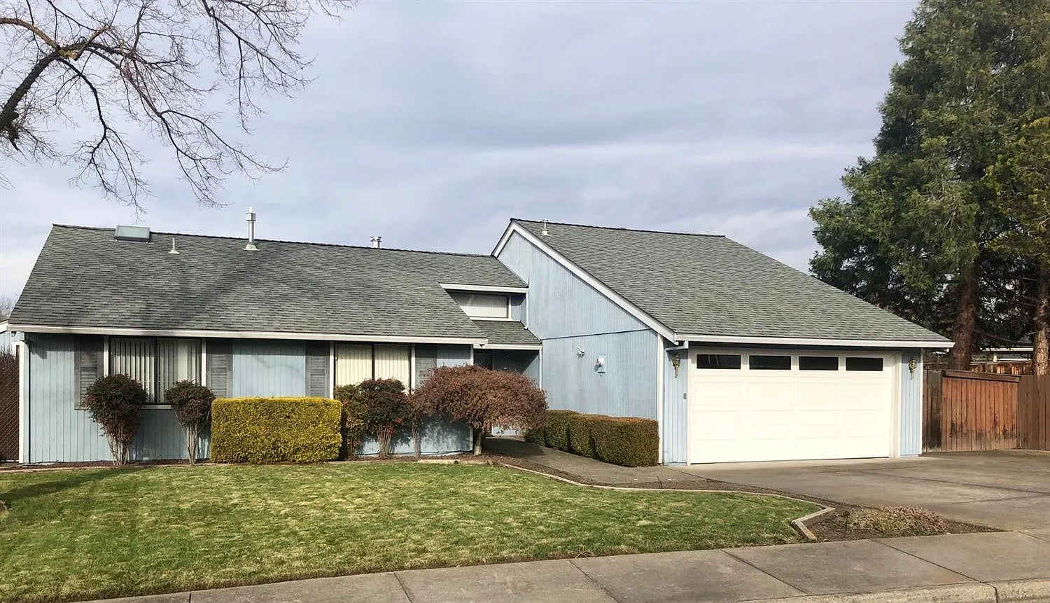 2391 Winslow Park Dr photo 1