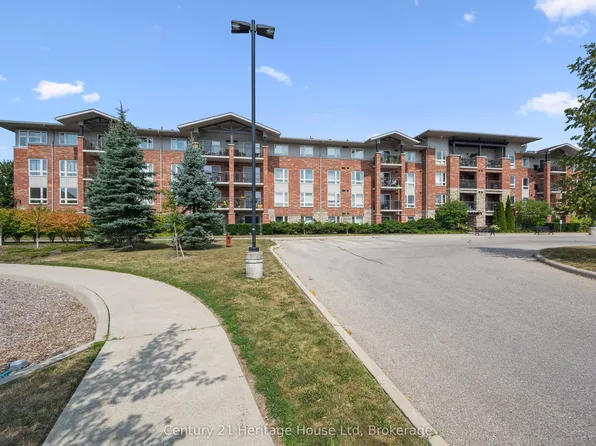 60 Lynnmore St #206, Guelph, ON N1L 0J8