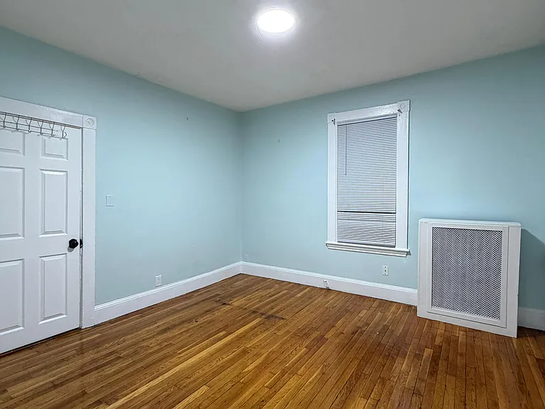 420 Hyde Park Ave — Photo 18
