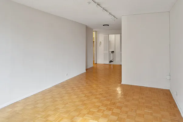 Sold by R New York | media 3