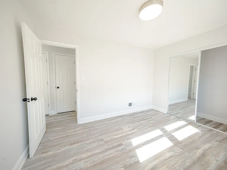 2242 N Lavergne Ave #2 — Photo 18