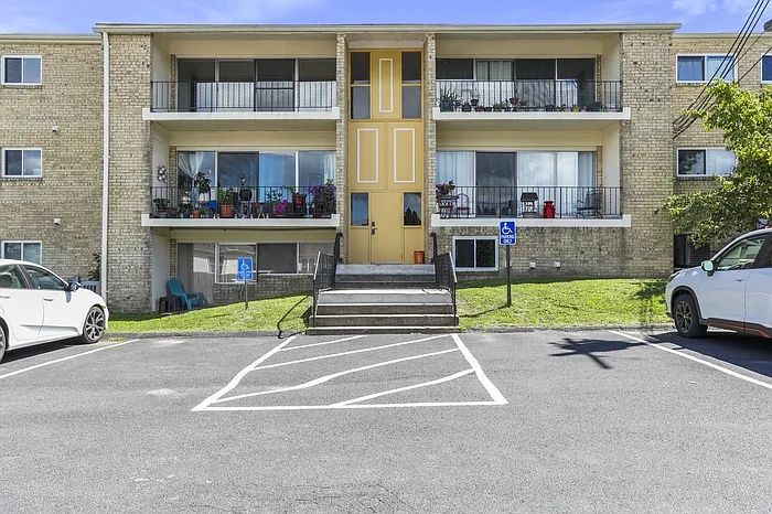 2 bed, 1.0 bath, $1,450 — Photo 1