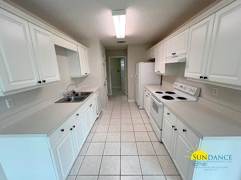 223 Westview Dr — Photo 6
