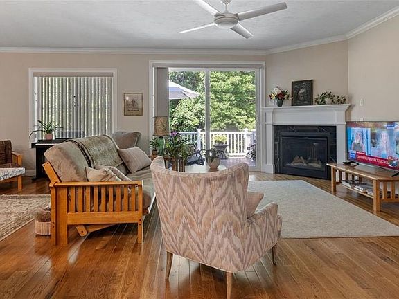 5th image of 107 Old River Rd #22
