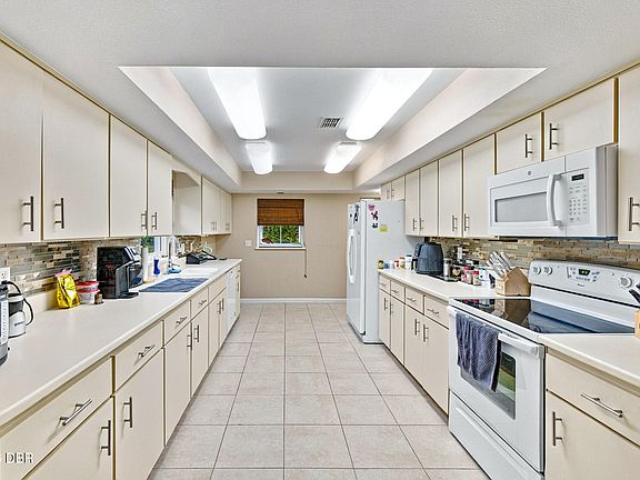 4th image of 107 N Cory Dr