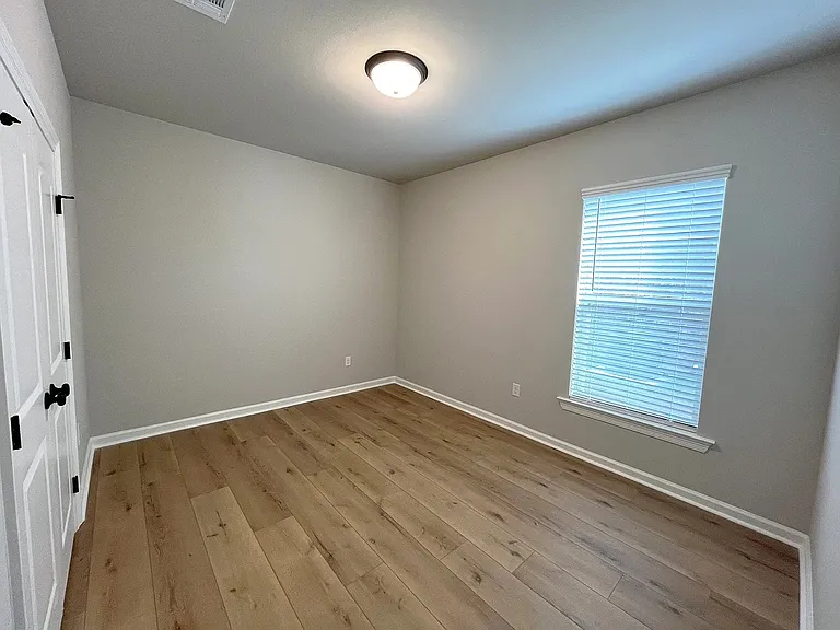 121 Dutchman Dr — Photo 9