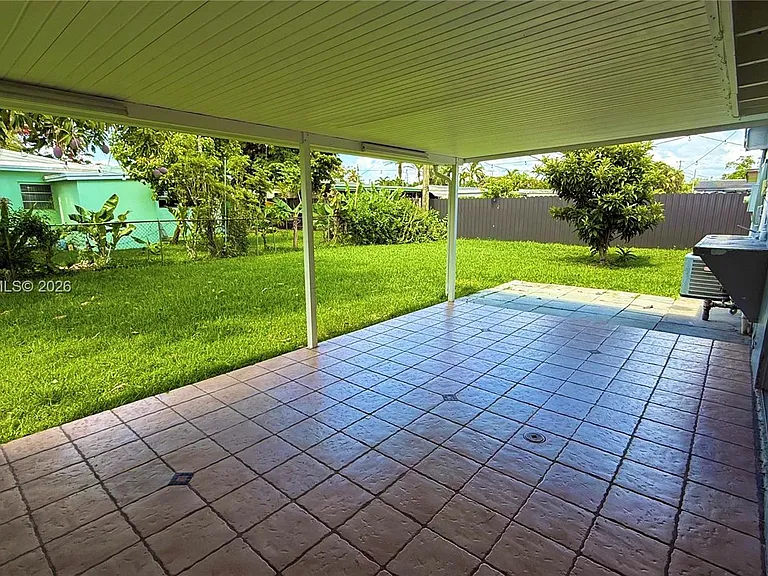 11952 SW 37th Ter — Photo 18