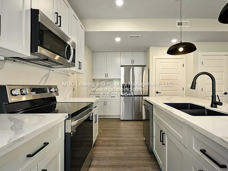 238-244 Persimmon Rd — Photo 10