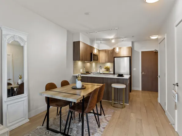 2477 Carolina St #509, Vancouver, BC V5T 0G8