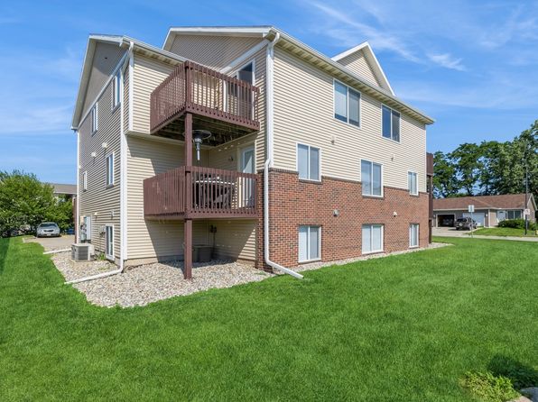 4536 Twain Cir, Ames, IA